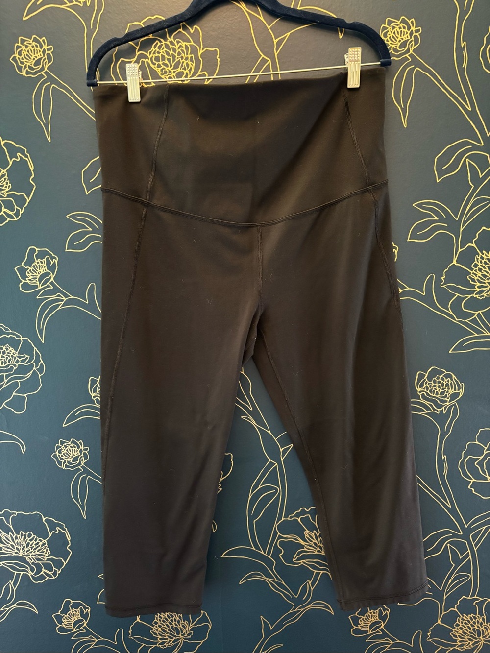 GAPfit GAP maternity LEGGINGS crop BLACKOUT soft LARGE